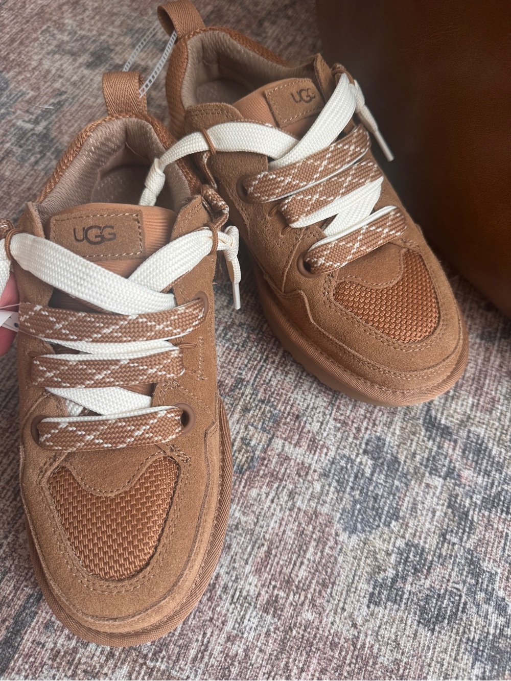 NWOT (New Without Box) UGG Lo Lowmel Chestnut Size 8